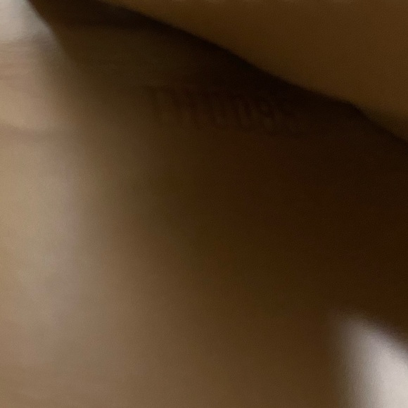 LOUIS VUITTON
Authentic Monogram Vernis Sarah Wallet - Picture 12 of 14